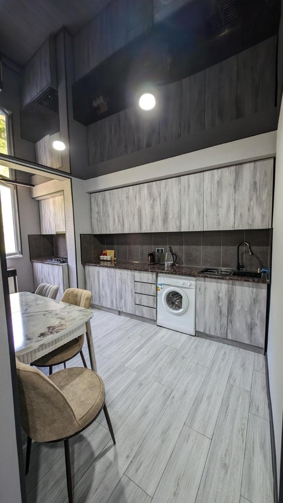 Gari'S Apartment Next To Borjomi Central Park Exterior foto